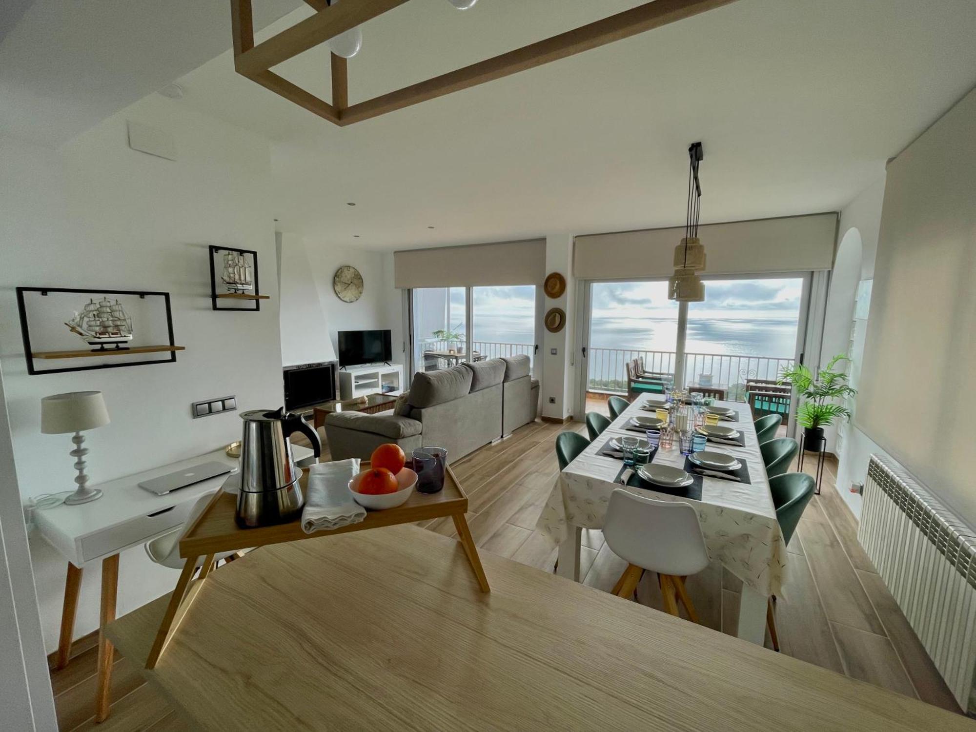 Seahomes Vacations, La Casa Blue Mediterranean Lifestyle Бланес Экстерьер фото