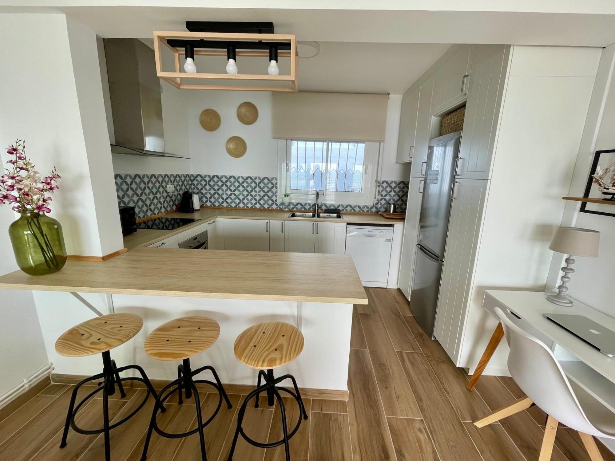 Seahomes Vacations, La Casa Blue Mediterranean Lifestyle Бланес Экстерьер фото
