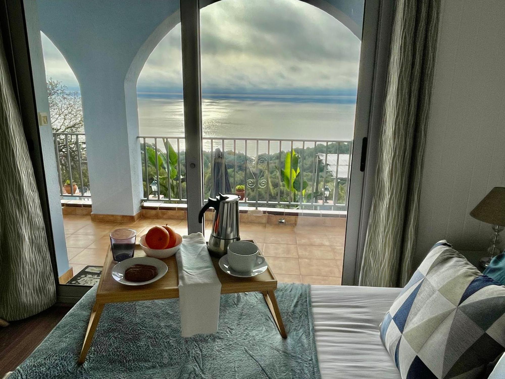 Seahomes Vacations, La Casa Blue Mediterranean Lifestyle Бланес Экстерьер фото