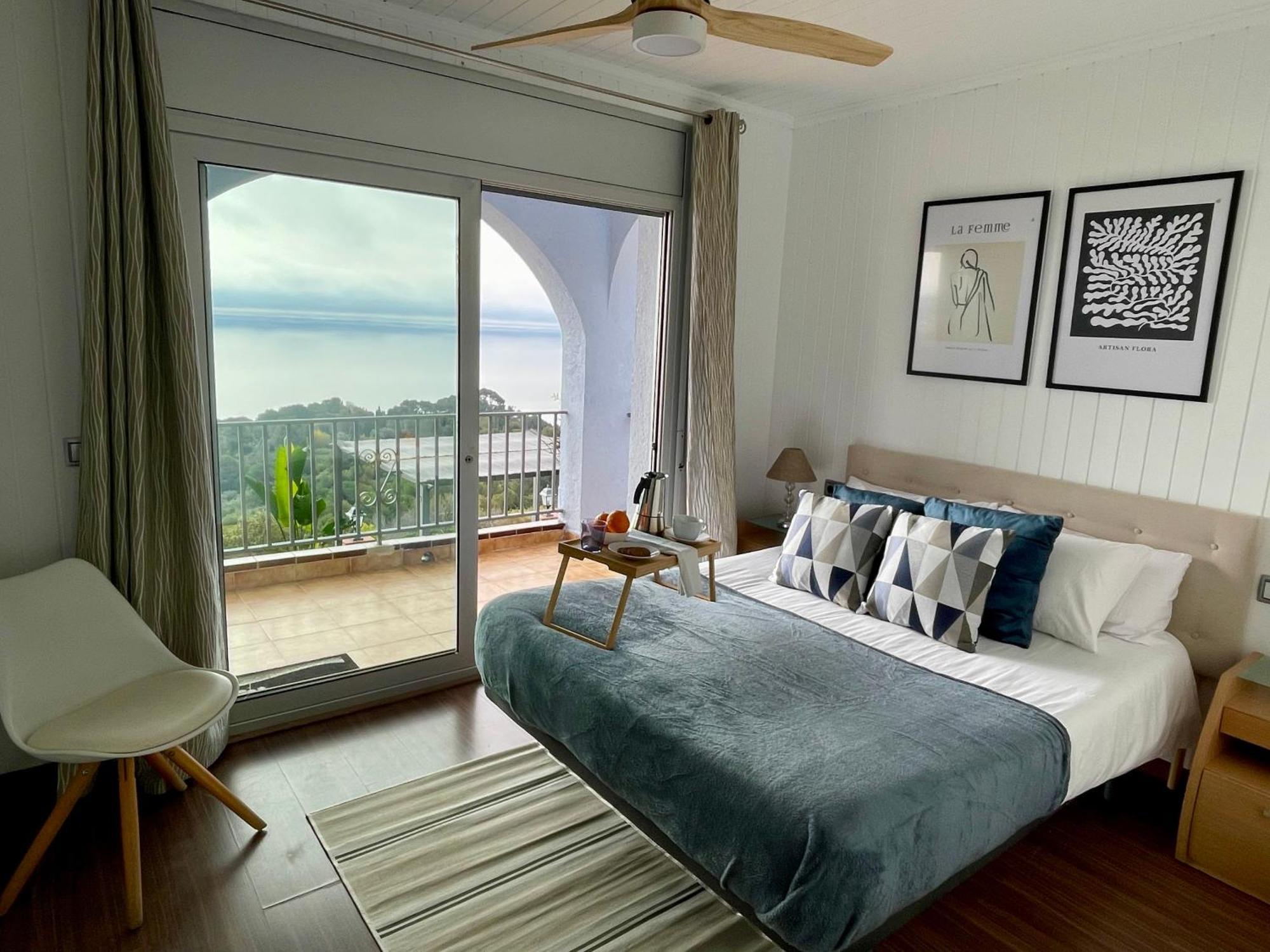 Seahomes Vacations, La Casa Blue Mediterranean Lifestyle Бланес Экстерьер фото