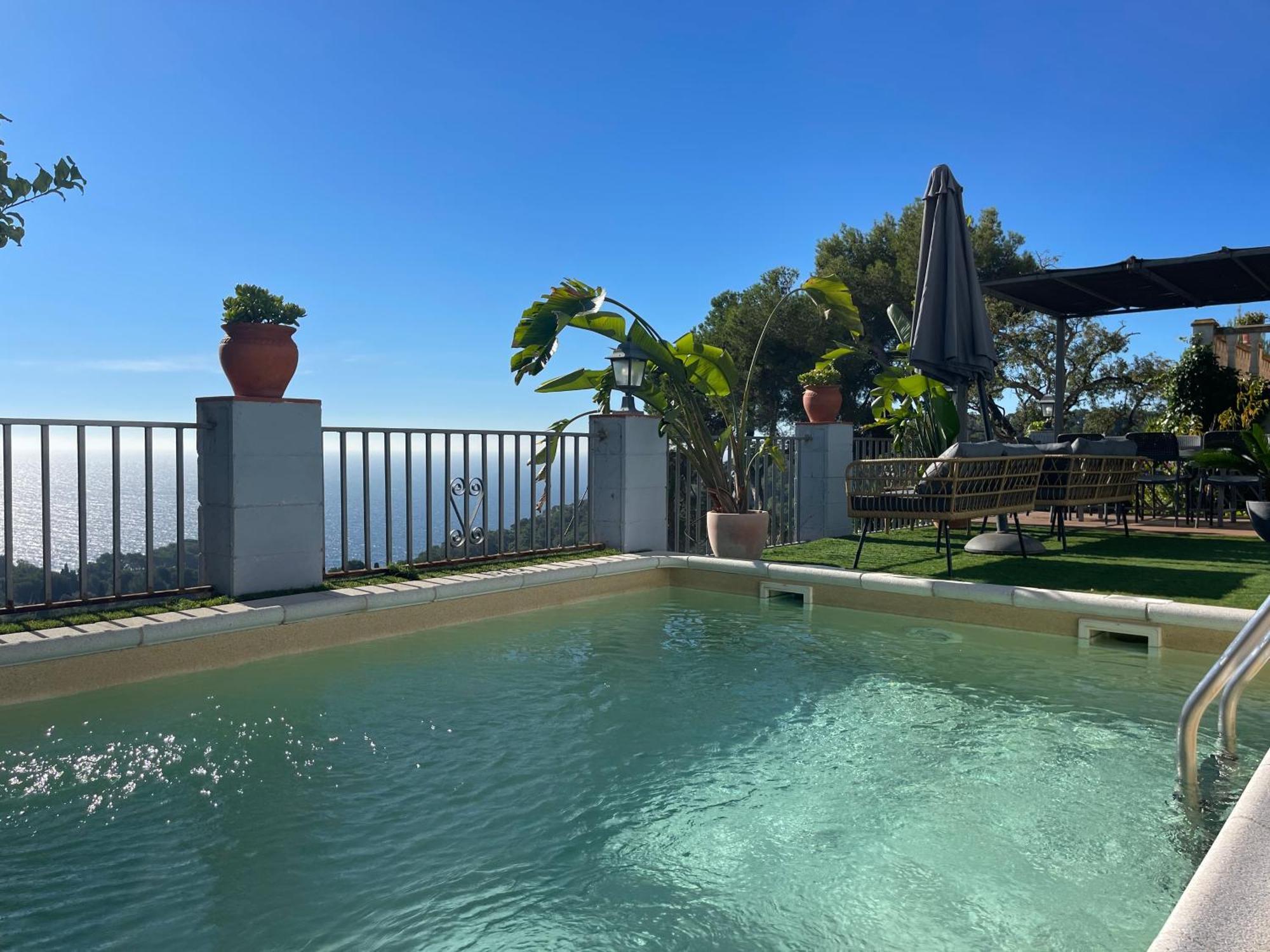 Seahomes Vacations, La Casa Blue Mediterranean Lifestyle Бланес Экстерьер фото